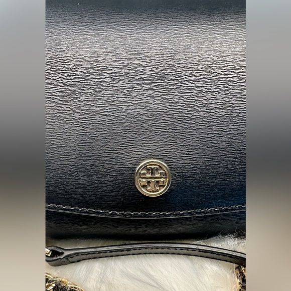 Tory Burch Parker Chain Wallet. EUC. - Picture 5 of 9